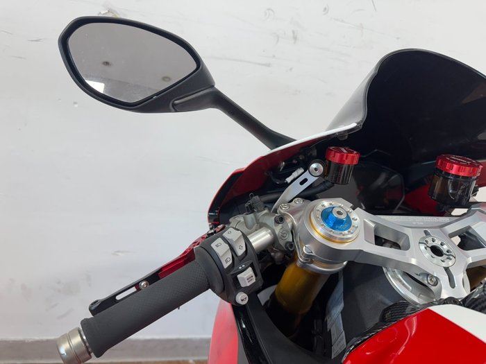 2023 Ducati PANIGALE V2 RED