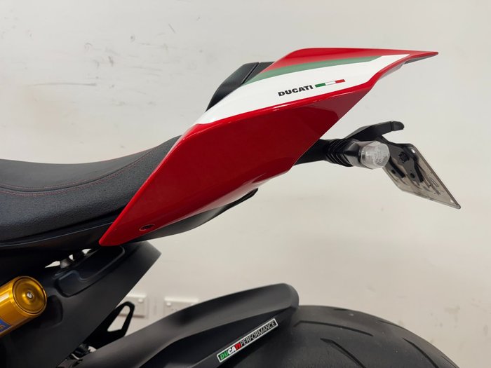 2023 Ducati PANIGALE V2 RED