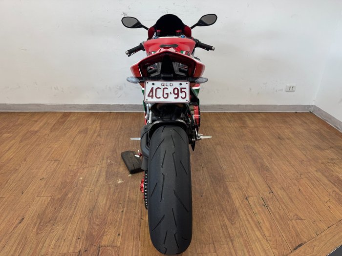 2023 Ducati PANIGALE V2 RED