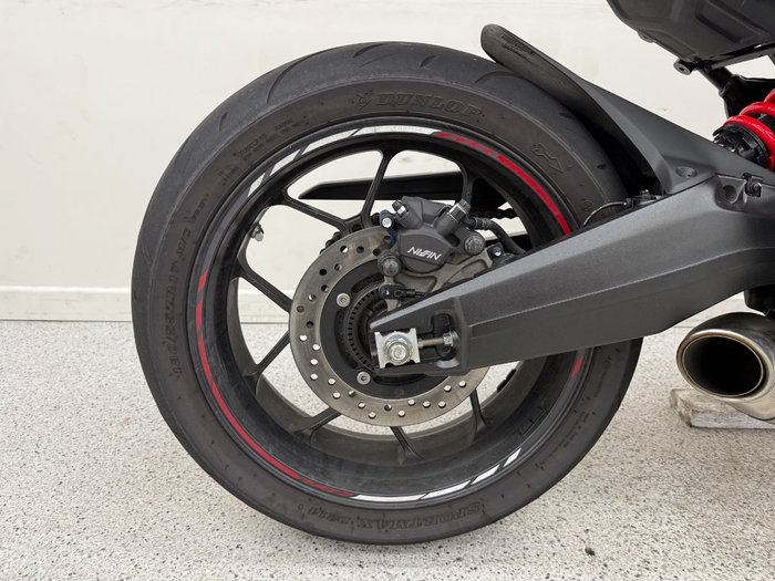 2023 Honda CBR650R Red