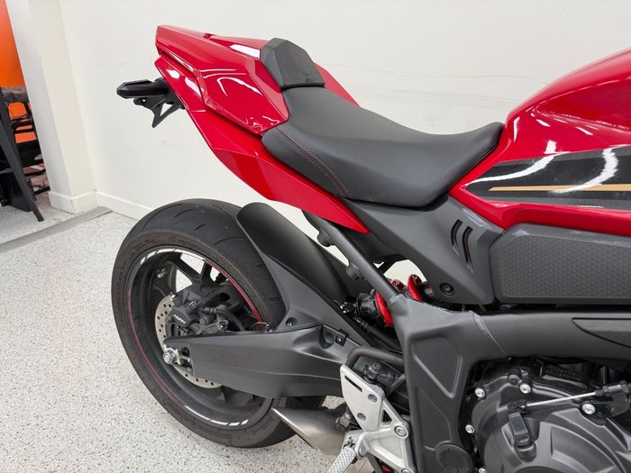 2023 Honda CBR650R Red