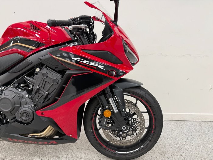 2023 Honda CBR650R Red
