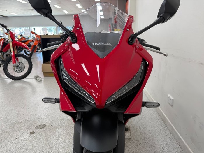2023 Honda CBR650R Red