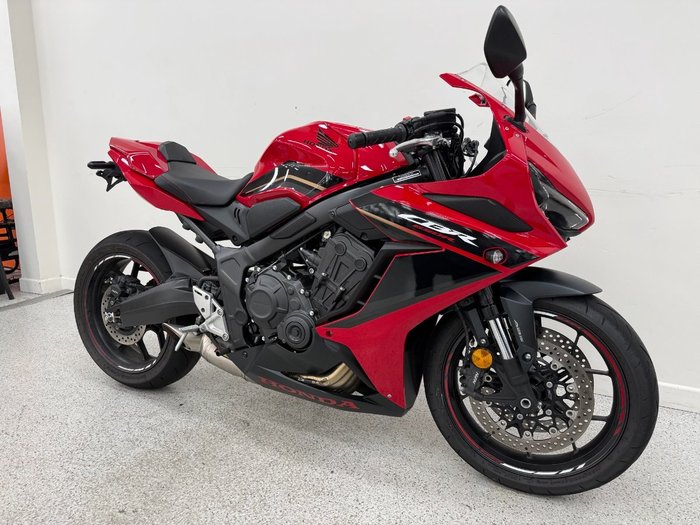 2023 Honda CBR650R Red