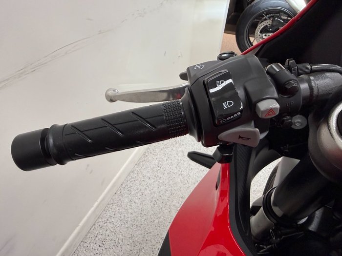 2023 Honda CBR650R Red