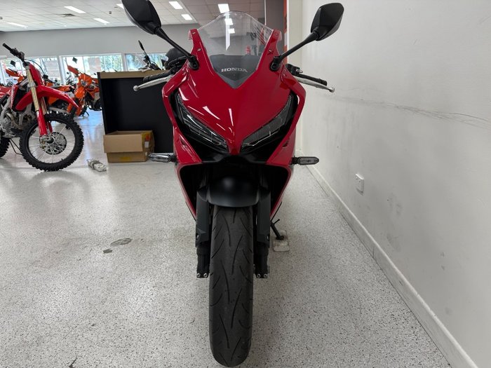 2023 Honda CBR650R Red