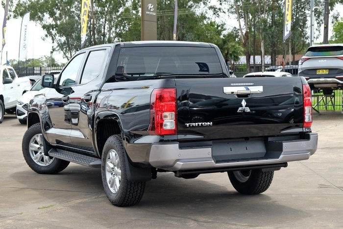 2025 Mitsubishi Triton GLX+