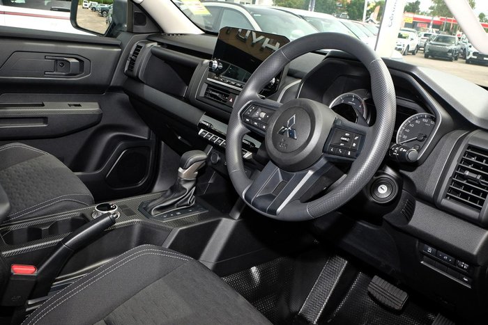 2025 Mitsubishi Triton GLX+