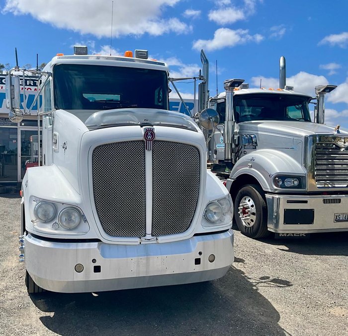 2012 Kenworth T400 Series T403 DAY CAB White
