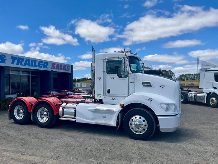 2012 Kenworth T400 Series T403 DAY CAB White