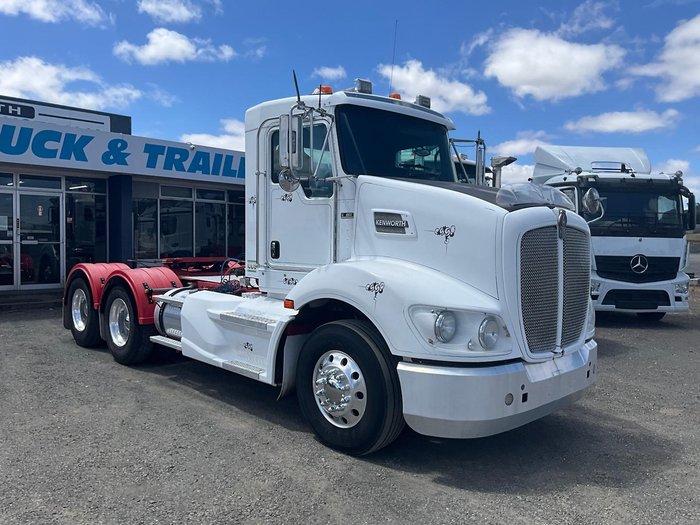 2012 Kenworth T400 Series T403 DAY CAB White
