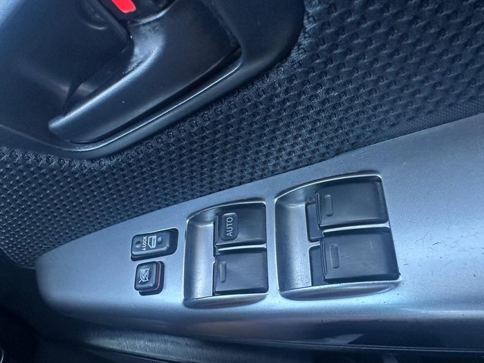 2015 Toyota Hilux SR5 KUN26R MY14 4X4 Dual Range Silver Sky