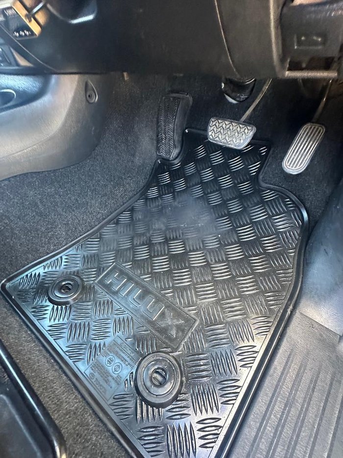 2015 Toyota Hilux SR5 KUN26R MY14 4X4 Dual Range Silver Sky