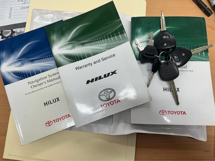 2015 Toyota Hilux SR5 KUN26R MY14 4X4 Dual Range Silver Sky