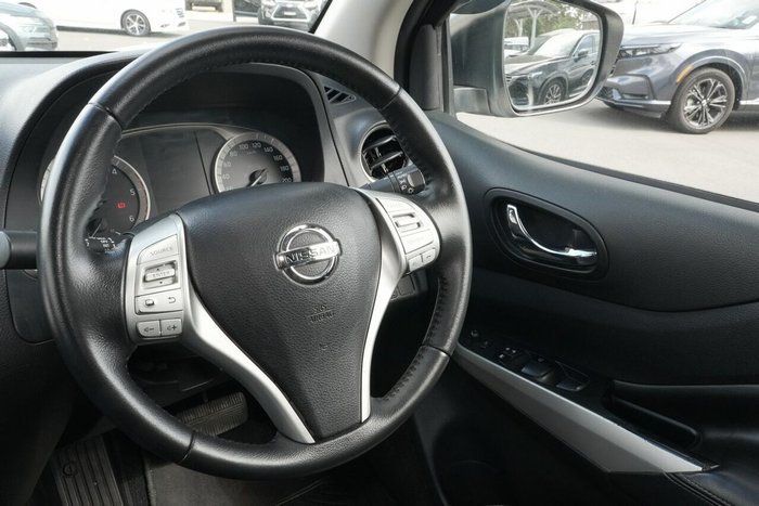 2017 Nissan Navara ST-X