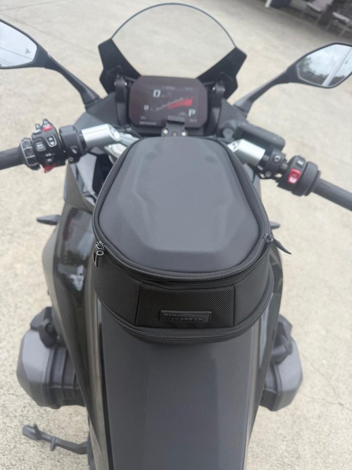 2025 BMW R 1300 RS Triple Black R 1300 Black