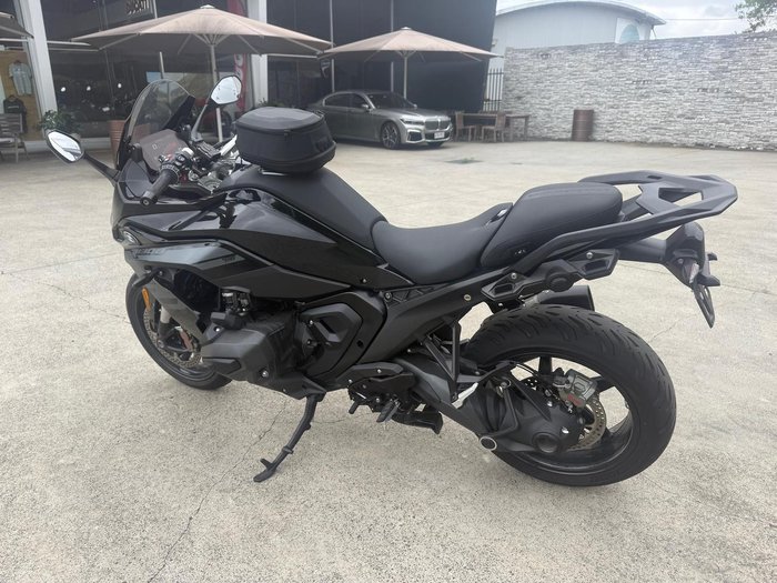 2025 BMW R 1300 RS Triple Black R 1300 Black