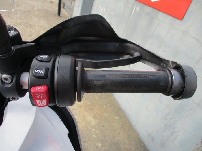 2021 BMW Motorrad F 900 XR WHITE