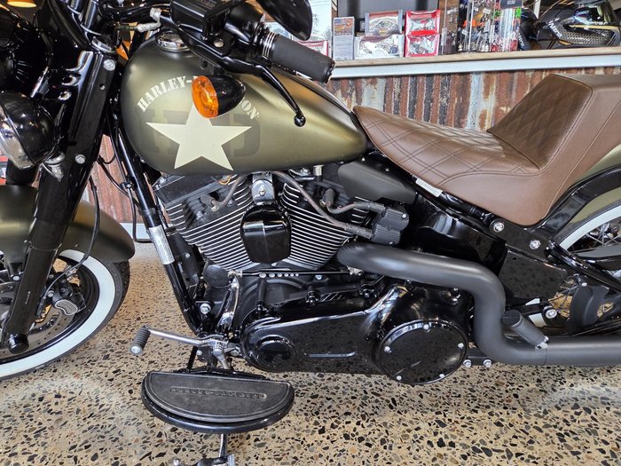 2017 Harley-Davidson Softail Slim S (FLSS)