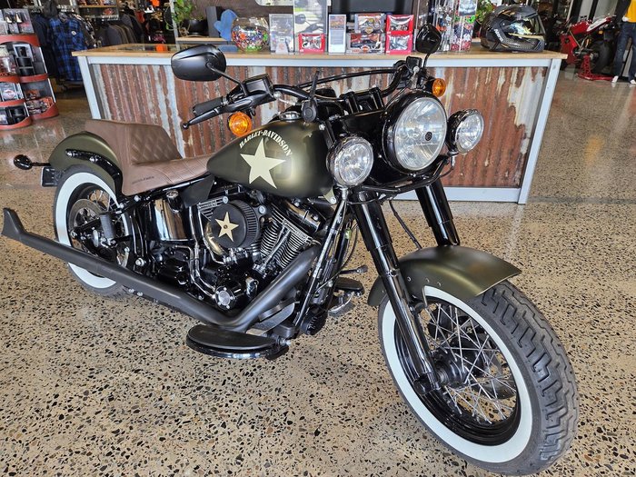 2017 Harley-Davidson Softail Slim S (FLSS)