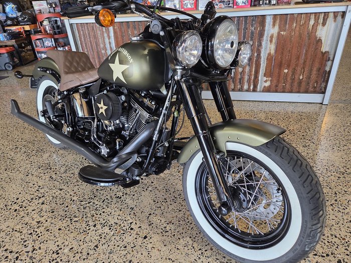 2017 Harley-Davidson Softail Slim S (FLSS)