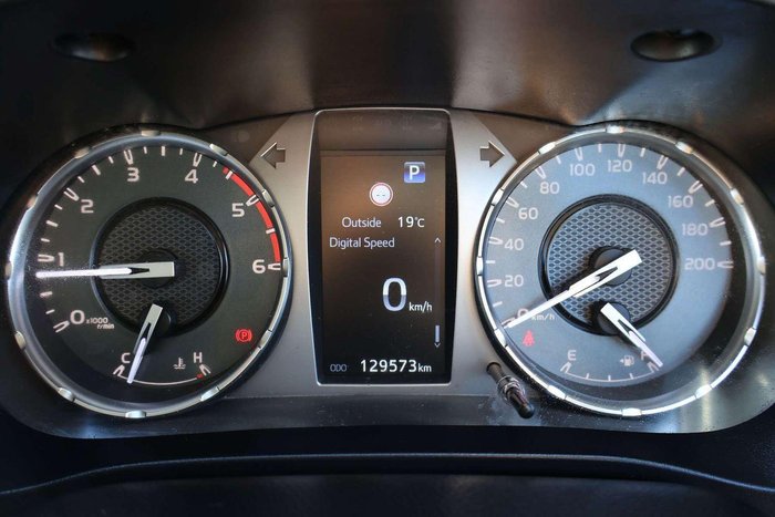 2022 Toyota Hilux SR