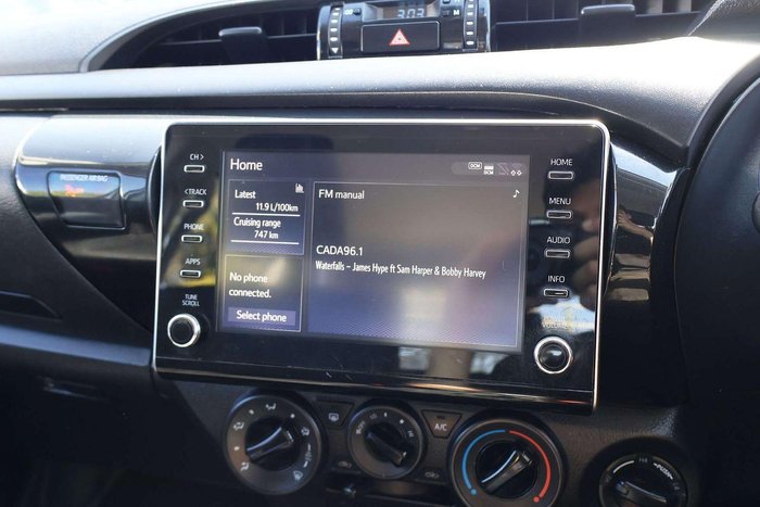 2022 Toyota Hilux SR