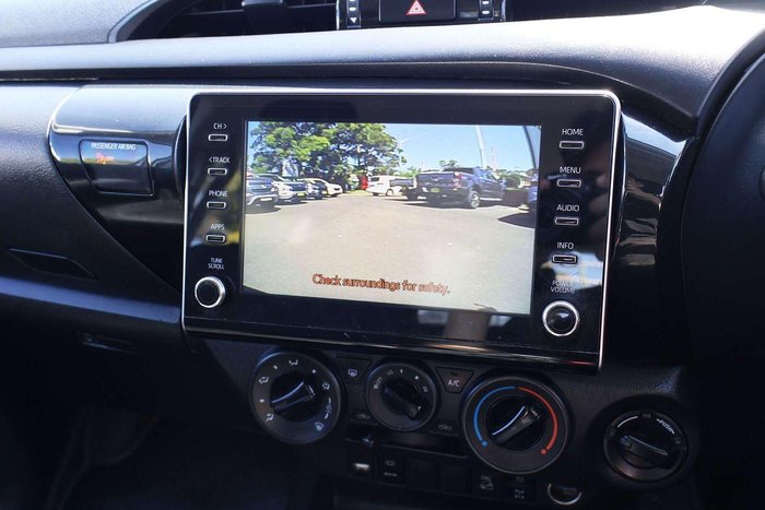 2022 Toyota Hilux SR