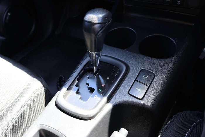 2022 Toyota Hilux SR