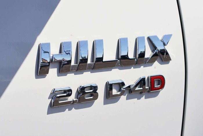 2022 Toyota Hilux SR