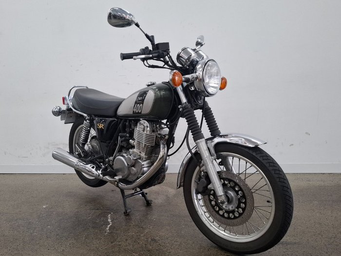 2017 Yamaha SR400 Green