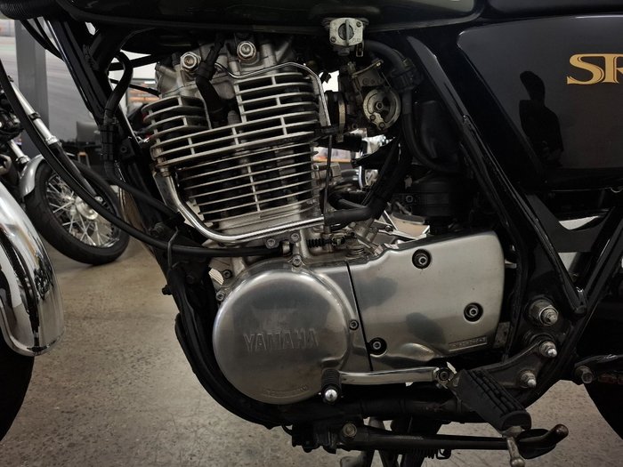 2017 Yamaha SR400 Green