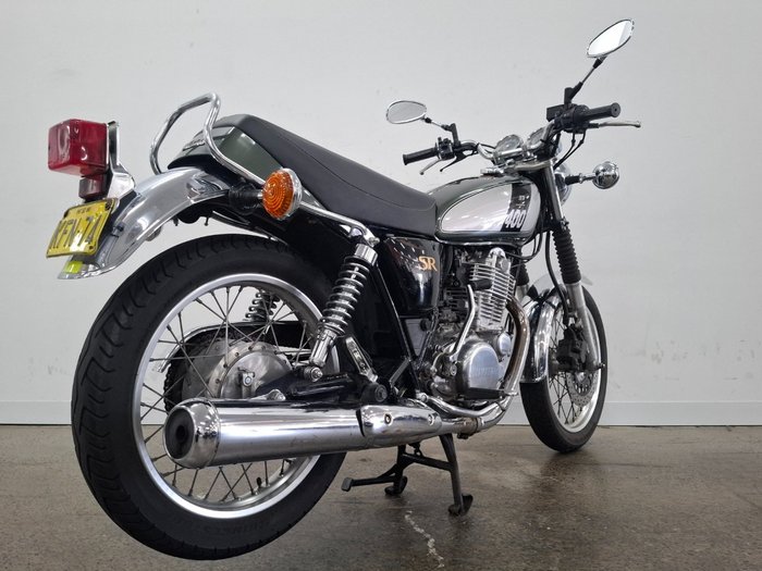 2017 Yamaha SR400 Green