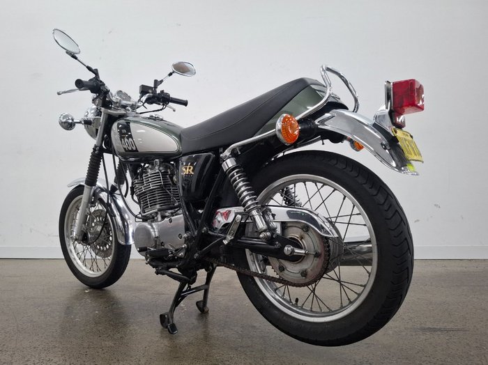 2017 Yamaha SR400 Green