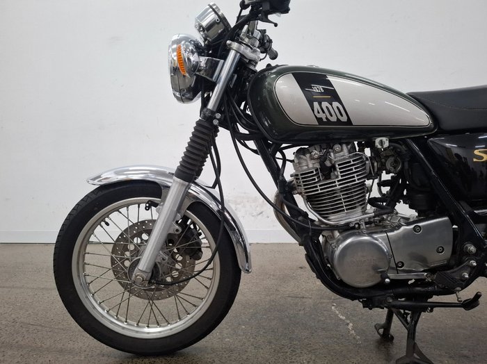 2017 Yamaha SR400 Green