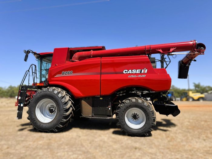 CASE IH 8260 Combine