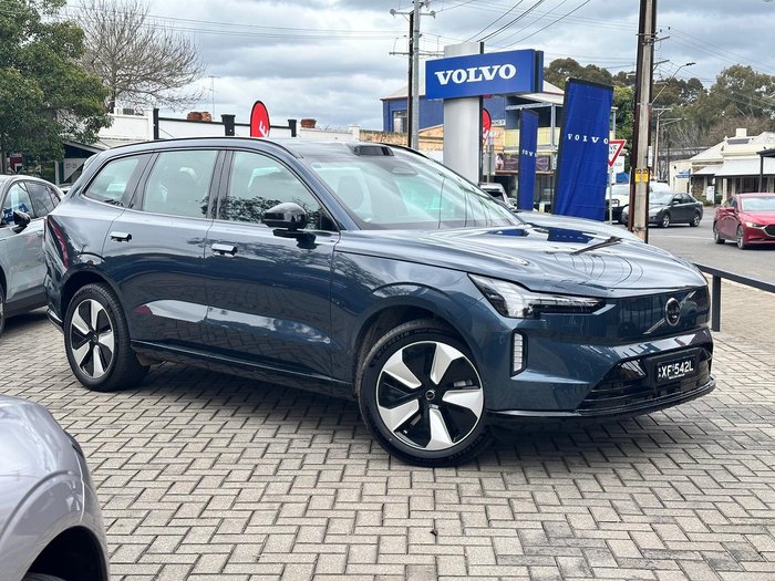 2025 Volvo EX90