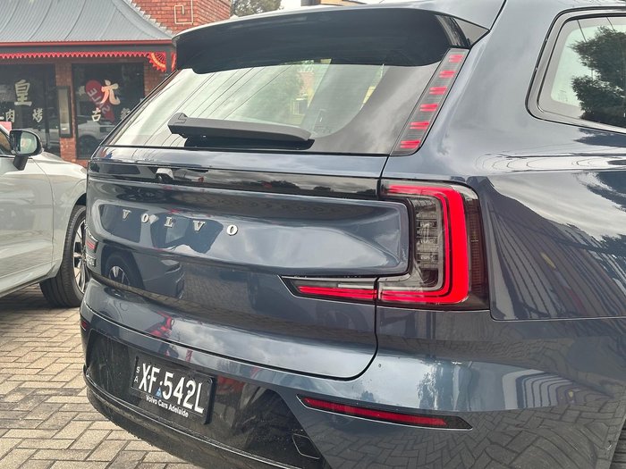 2025 Volvo EX90 Plus Twin Motor