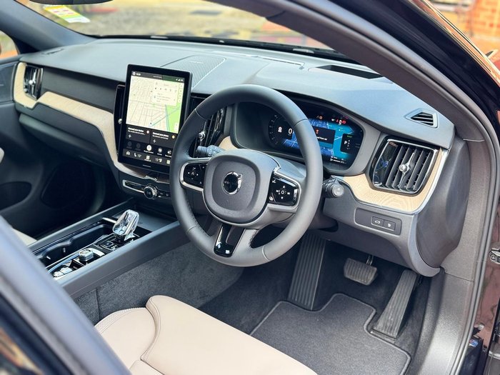 2025 Volvo XC60 Plus T8 Plug-In Hybrid Dark