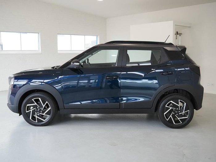 2025 Mahindra XUV3XO AX7L