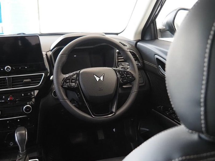 2025 Mahindra XUV3XO AX7L