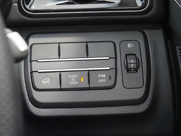 2025 Mahindra XUV3XO AX7L