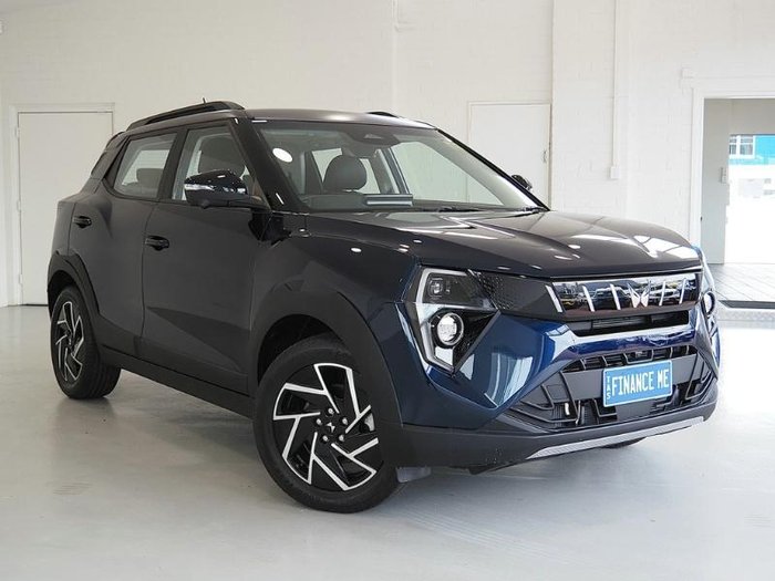 2025 Mahindra XUV3XO AX7L