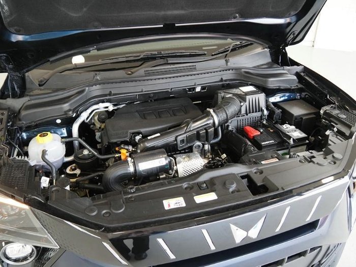 2025 Mahindra XUV3XO AX7L