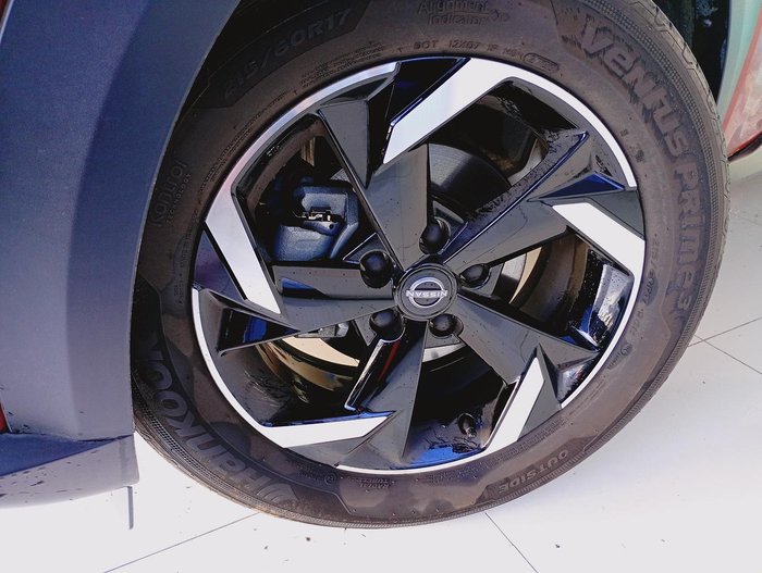 2024 Nissan JUKE ST+