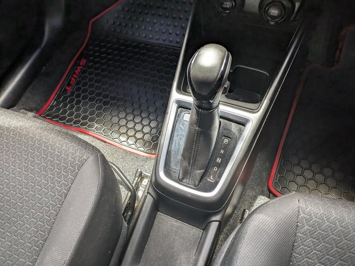 2018 Suzuki Swift GL Navigator