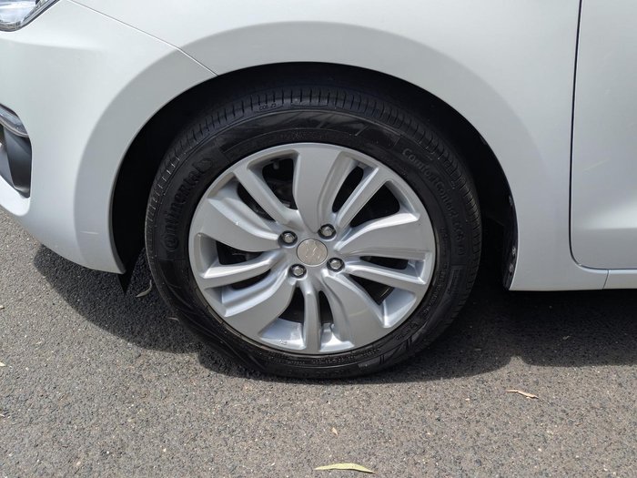 2018 Suzuki Swift GL Navigator