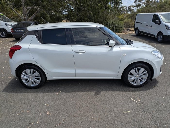 2018 Suzuki Swift GL Navigator