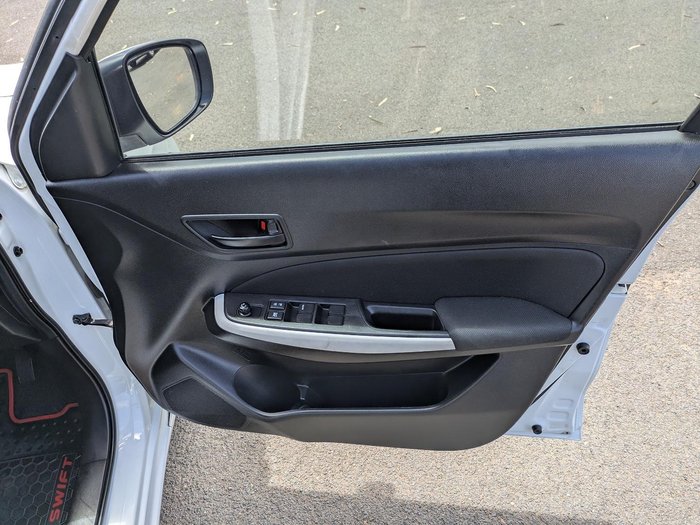 2018 Suzuki Swift GL Navigator