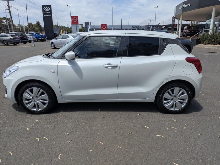 2018 Suzuki Swift GL Navigator